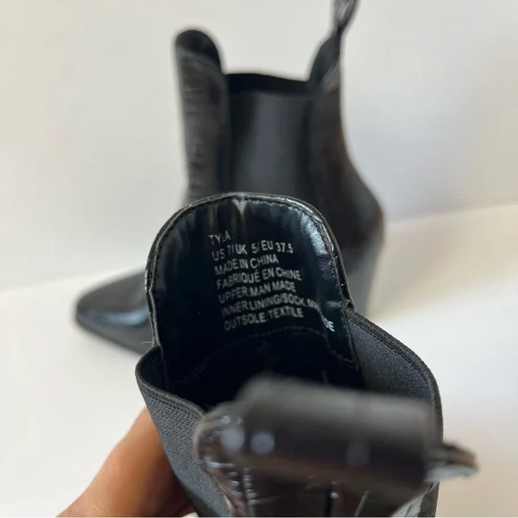 Just Fab Heeled Black Booties 7 - Picture 4 of 11